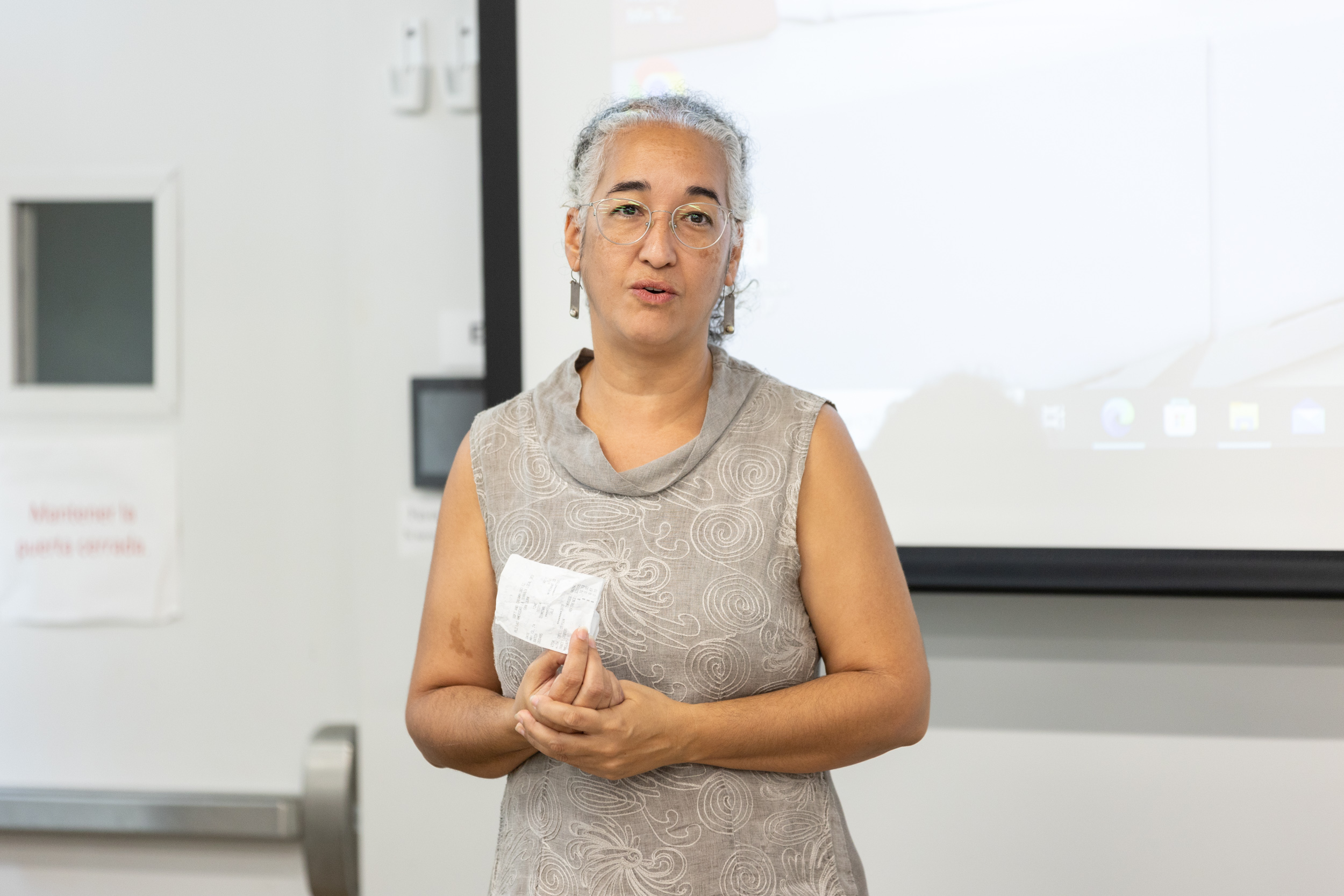 La decana Agnes Bosch Irizarry resaltó la interdisciplinariedad de los trabajos estudiantiles