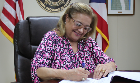  Oficina del Contralor y Universidad de Puerto Rico, Recinto de Río Piedras firman acuerdo educativo y de internado para los universitarios 